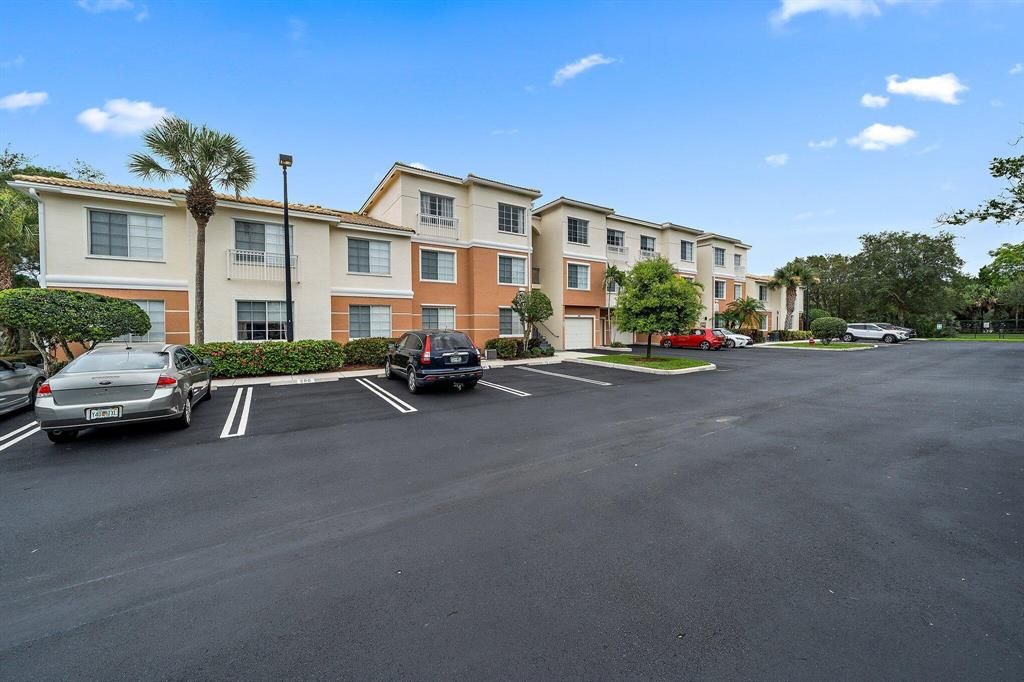 Photo of 2208 Myrtlewood Circle Cir E, Palm Beach Gardens, FL 33418 (MLS # R10731065)