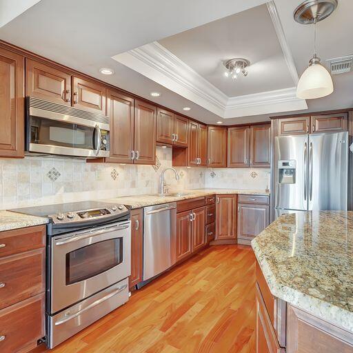 5344 Woodland Lakes Drive 323, Palm Beach Gardens, FL, 33418/$349,000 2 5344 Woodland Lakes Drive 323