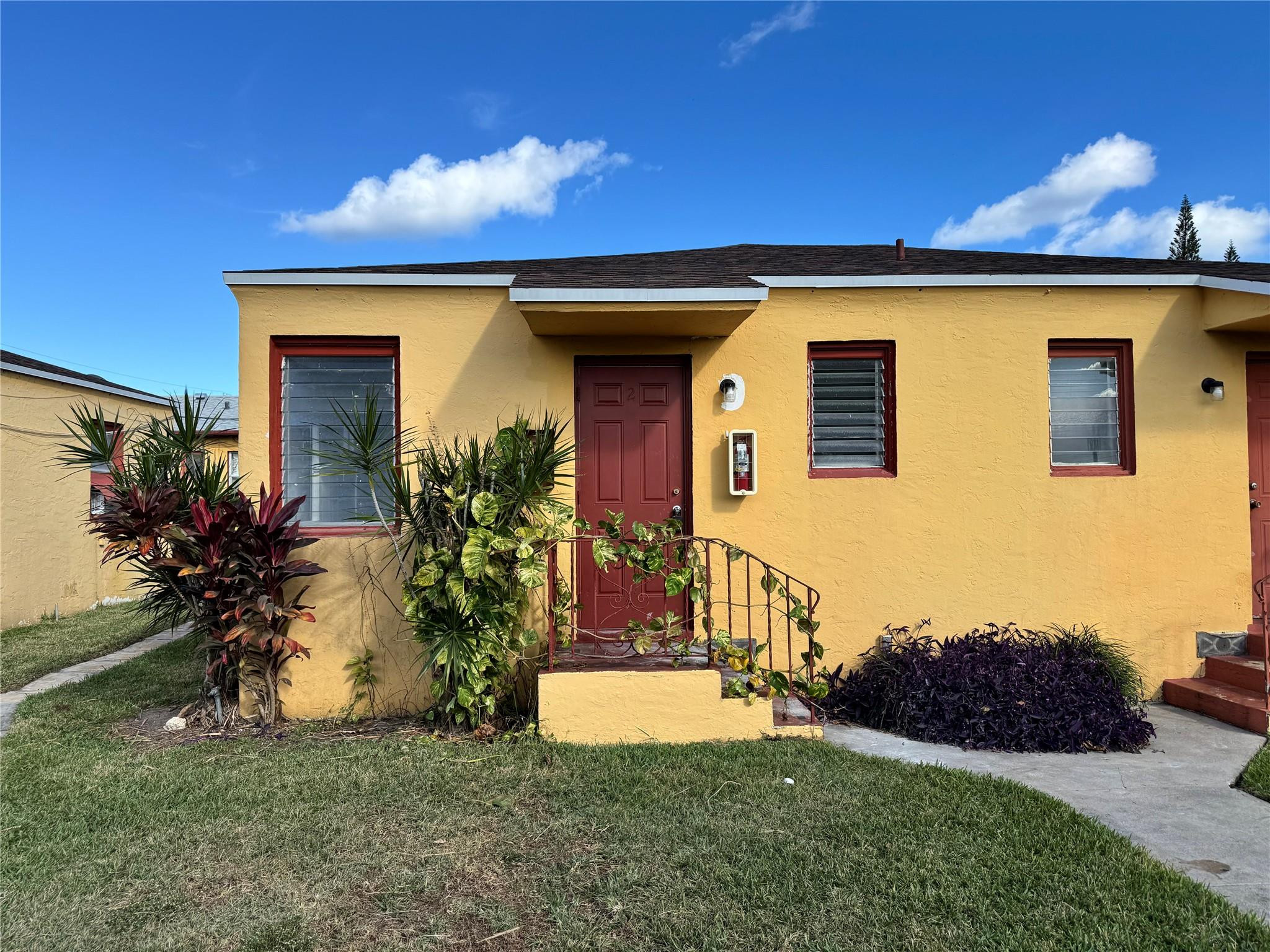 Hollywood South Side Add - Residential Lease