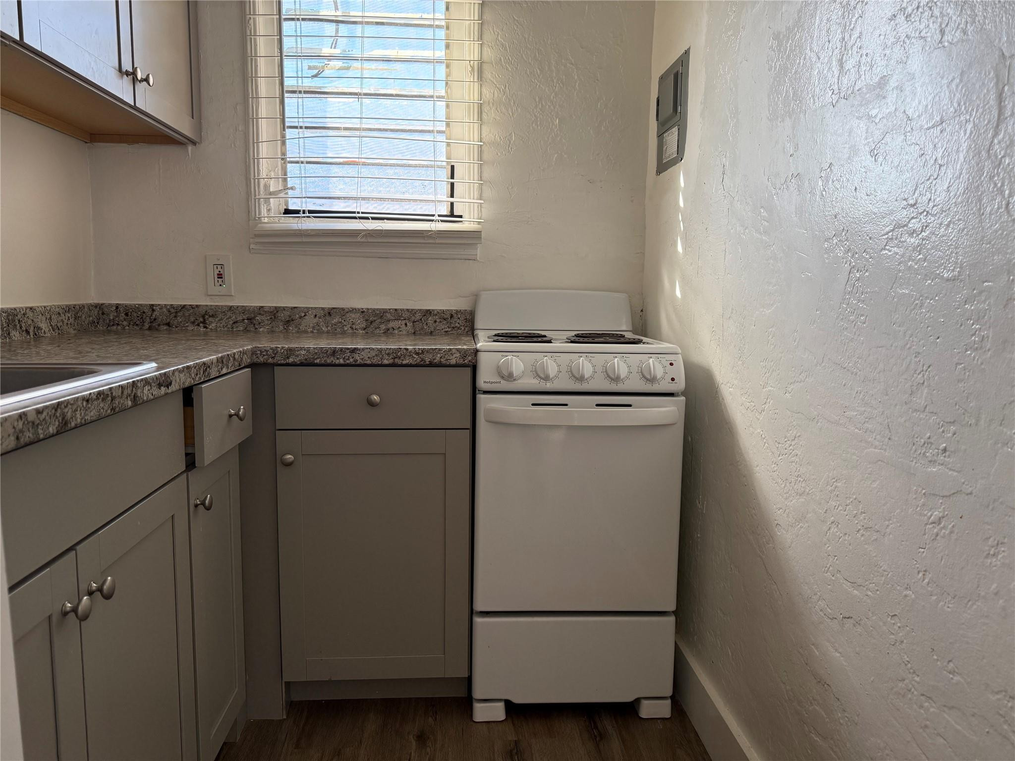 Hollywood South Side Add - Residential Lease