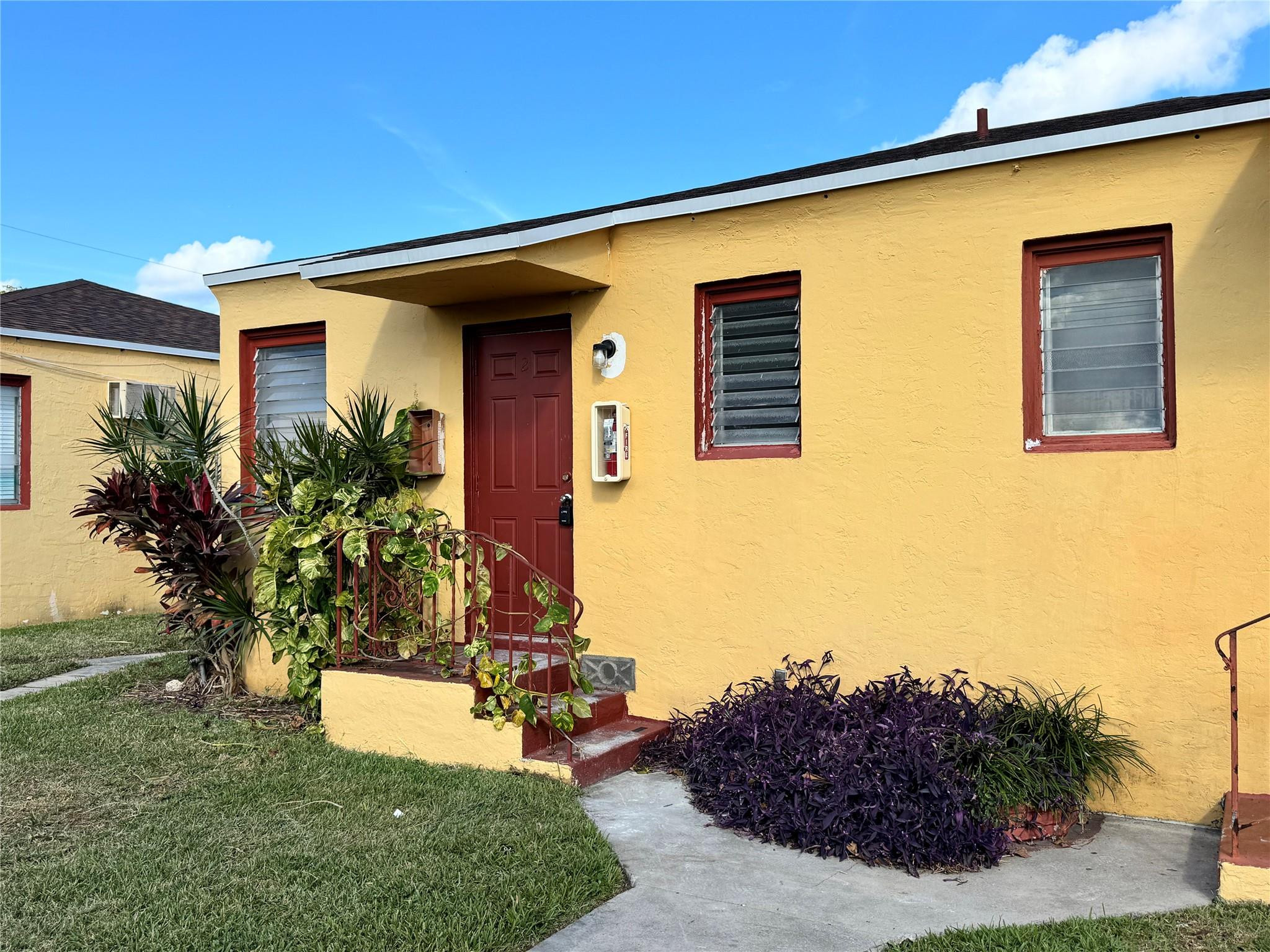 Hollywood South Side Add - Residential Lease