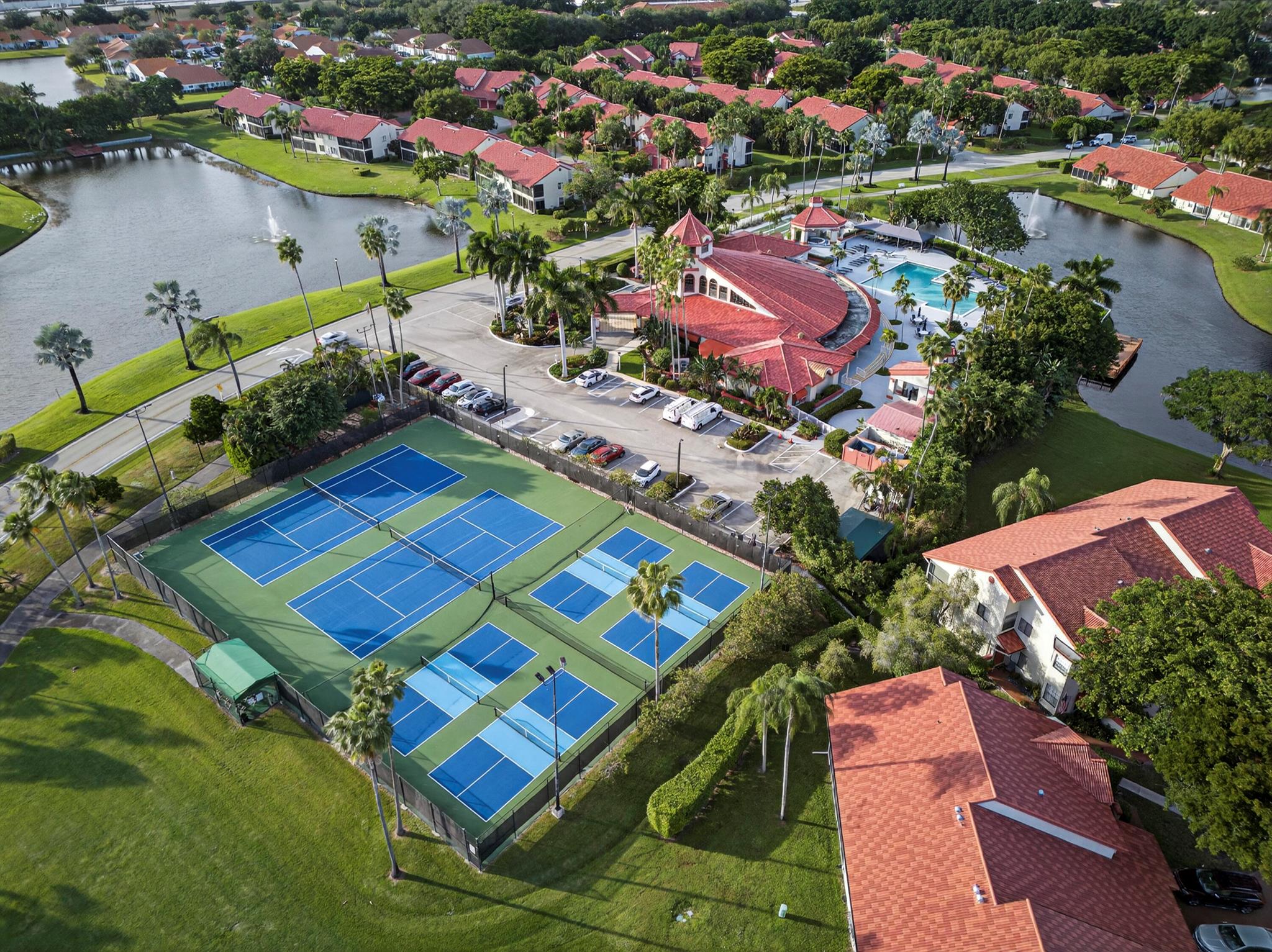 LEXINGTON CLUB 3 - Residential