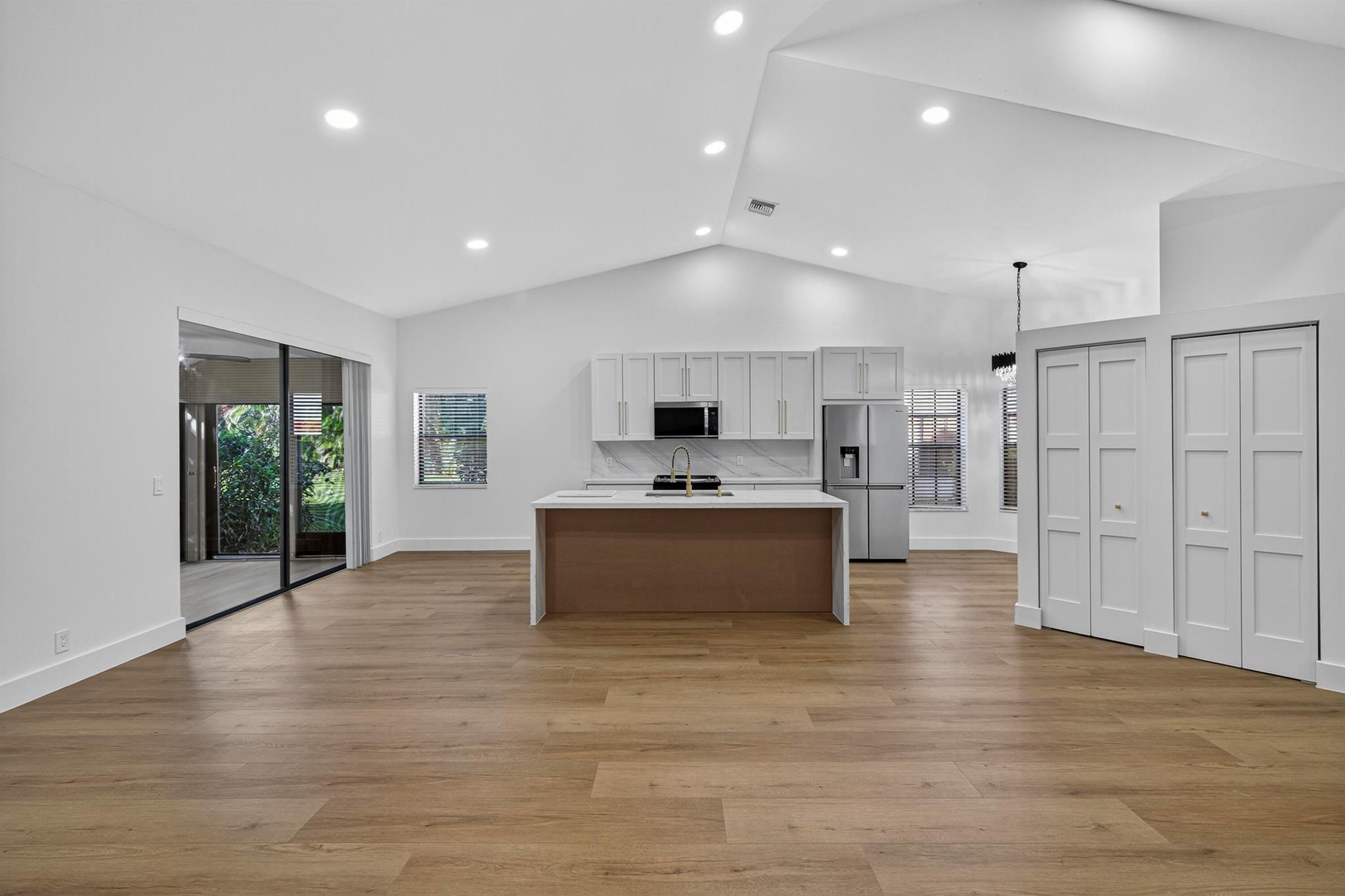 LEXINGTON CLUB 3 - Residential