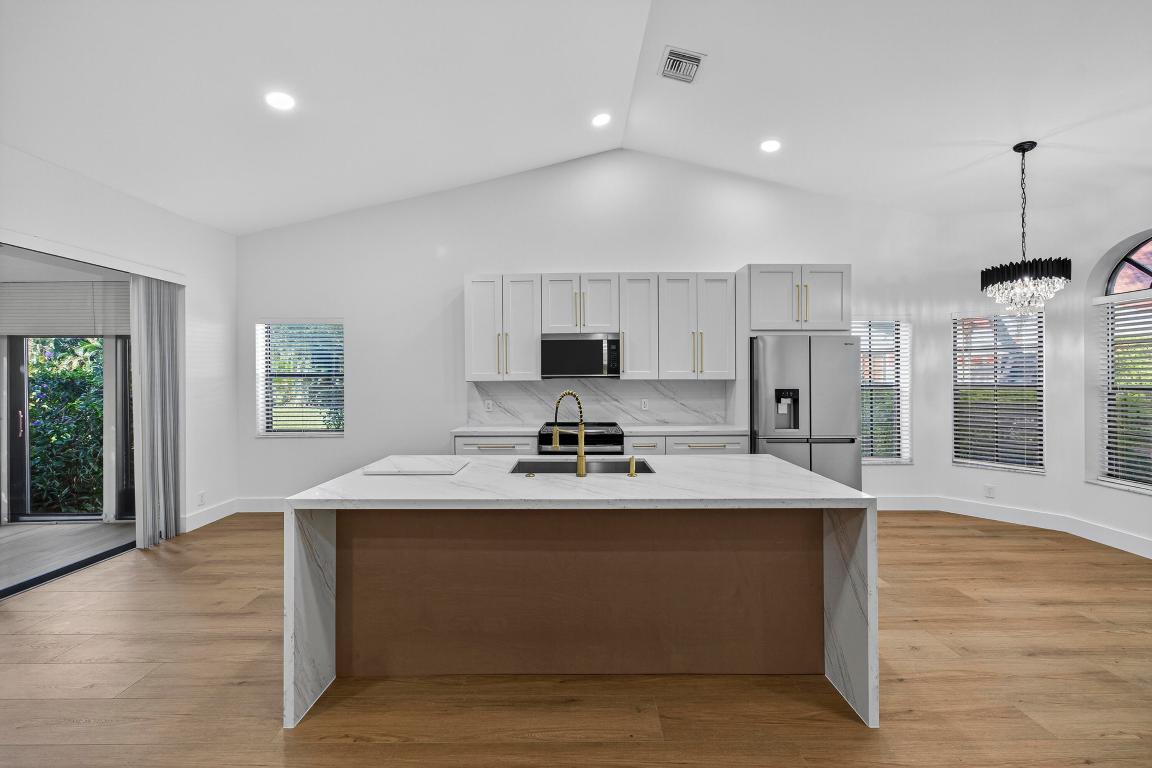 LEXINGTON CLUB 3 - Residential