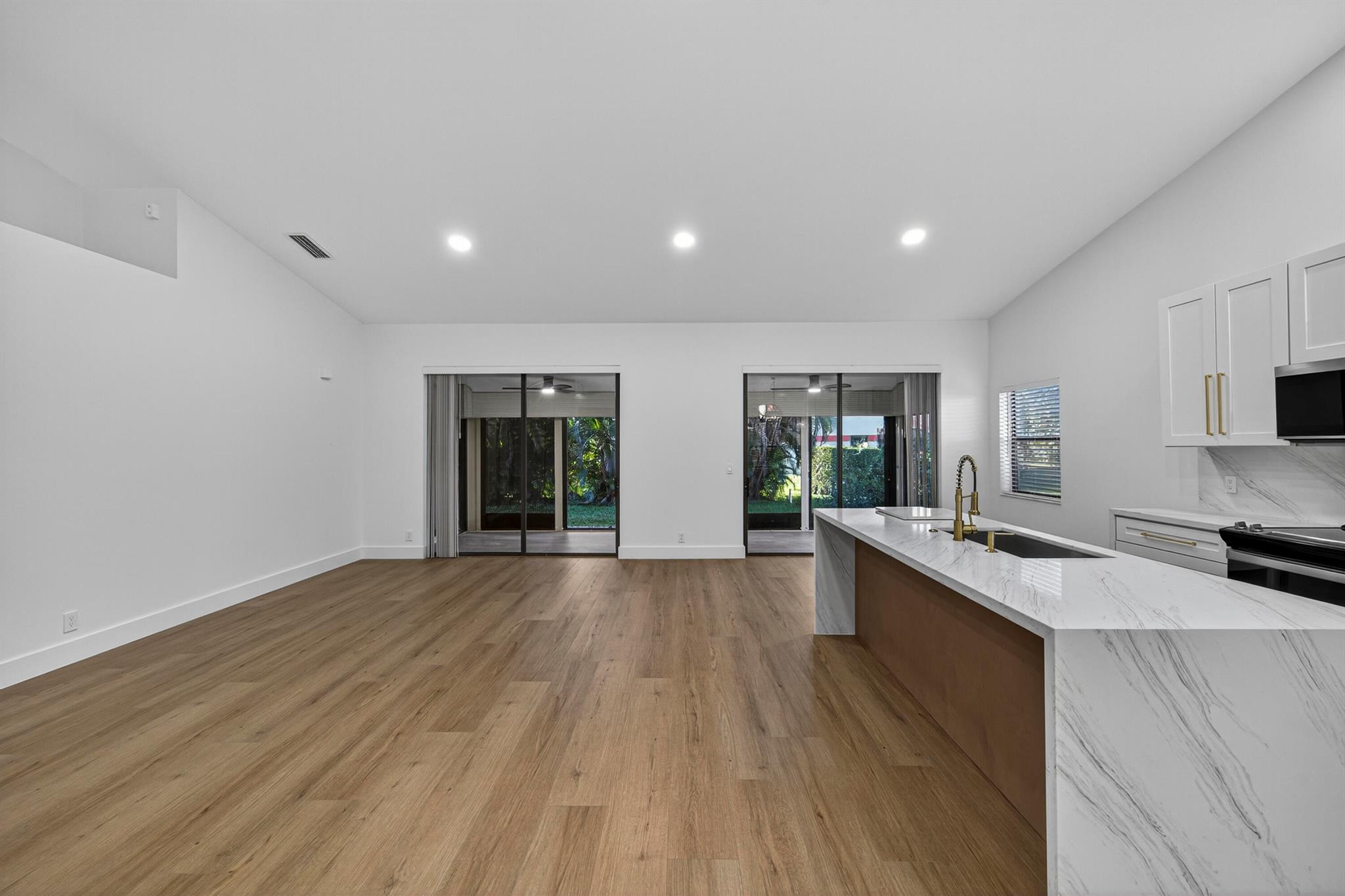 LEXINGTON CLUB 3 - Residential