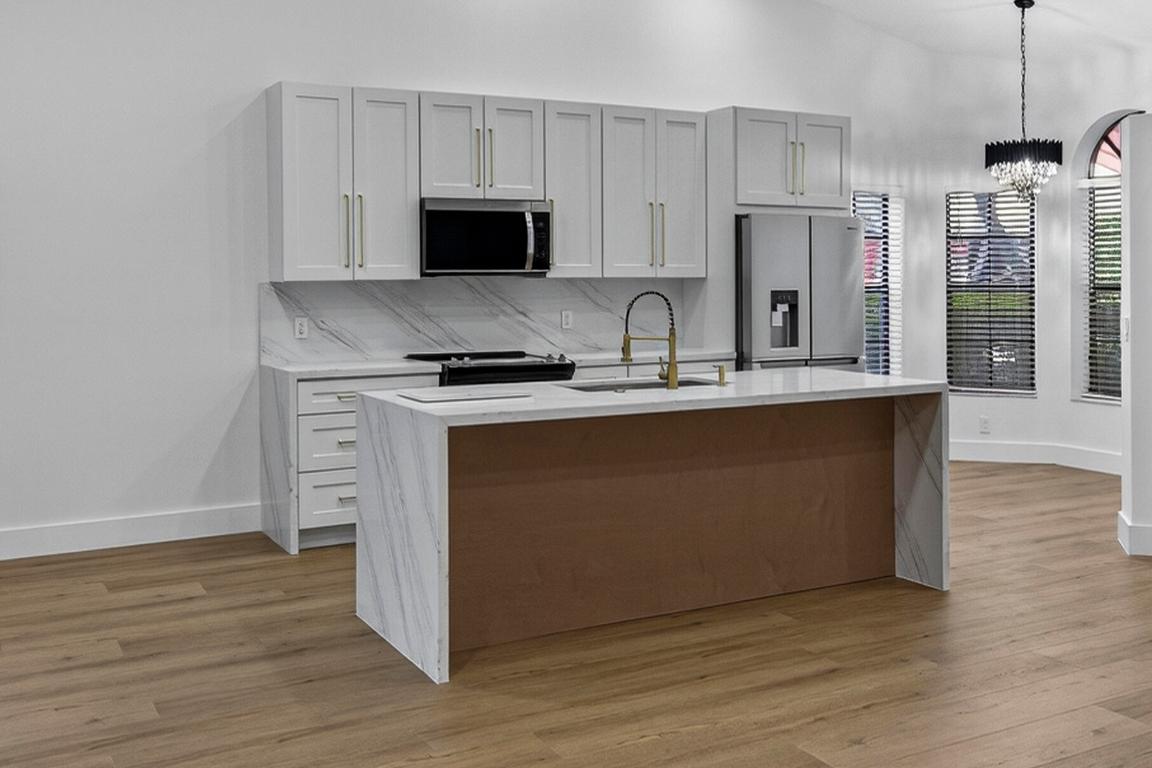 7548 Lexington Club Boulevard B