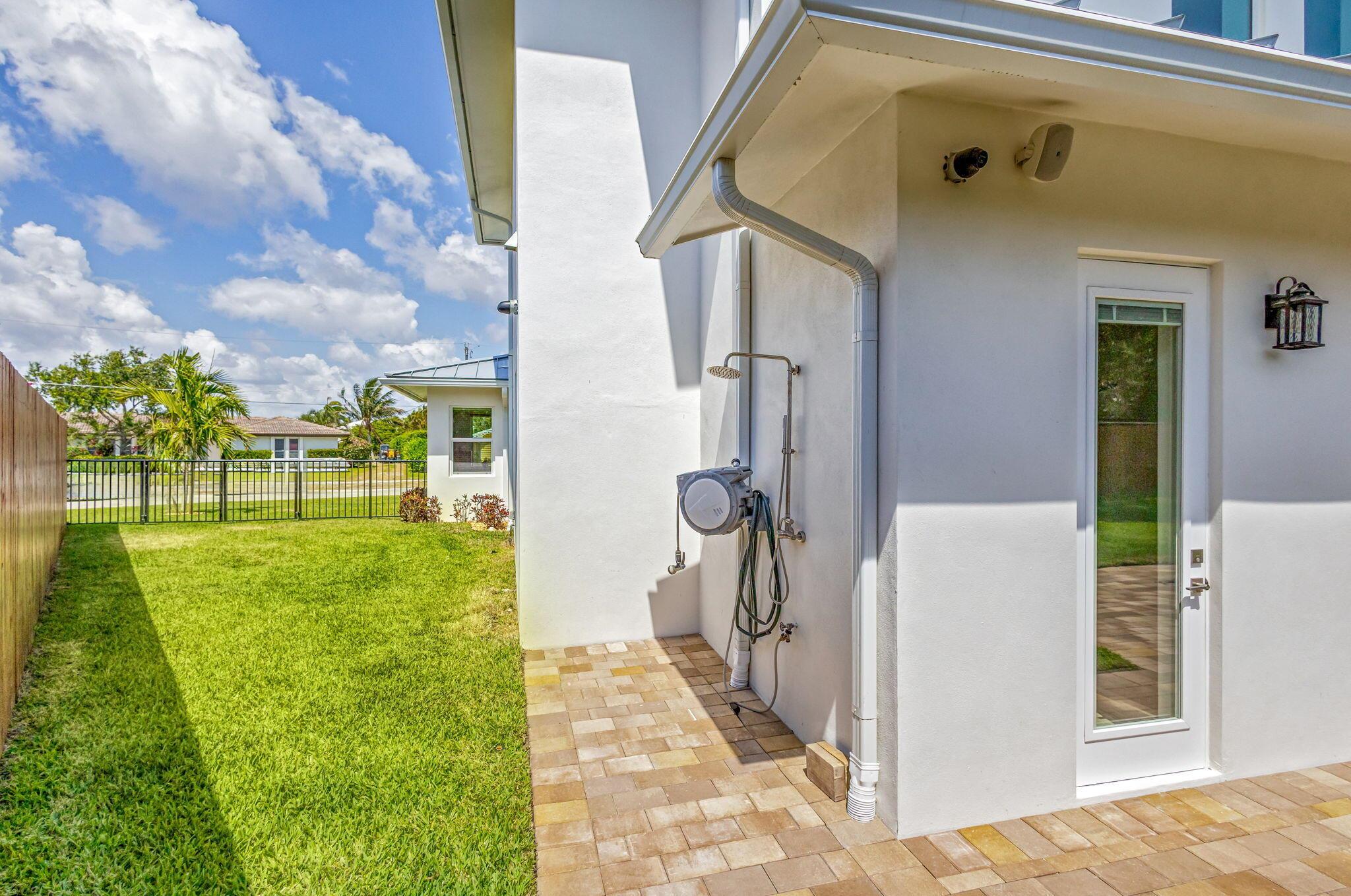 JUNO ISLES - Residential