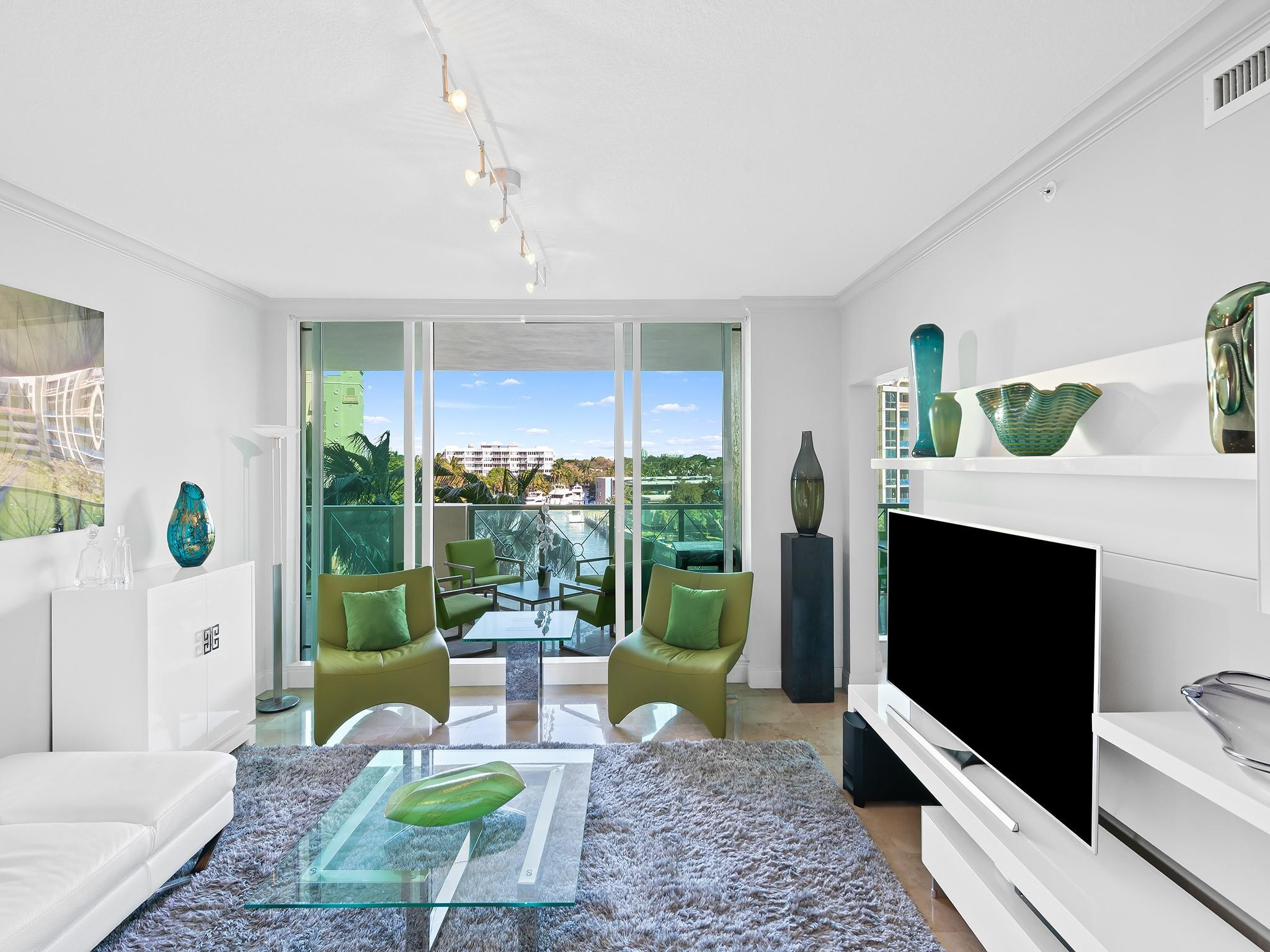 411 N New River Drive 502