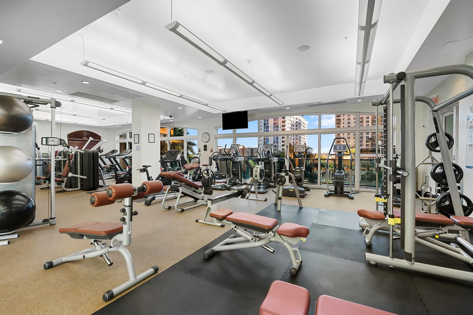 Las Olas Grand - Residential