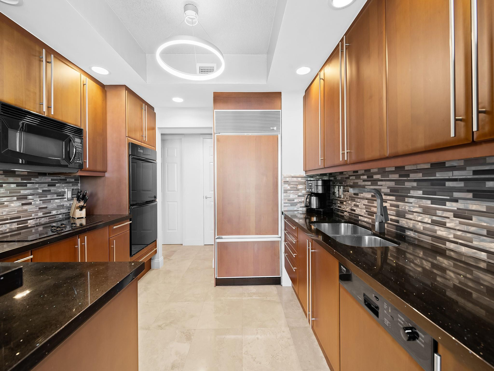 Las Olas Grand - Residential