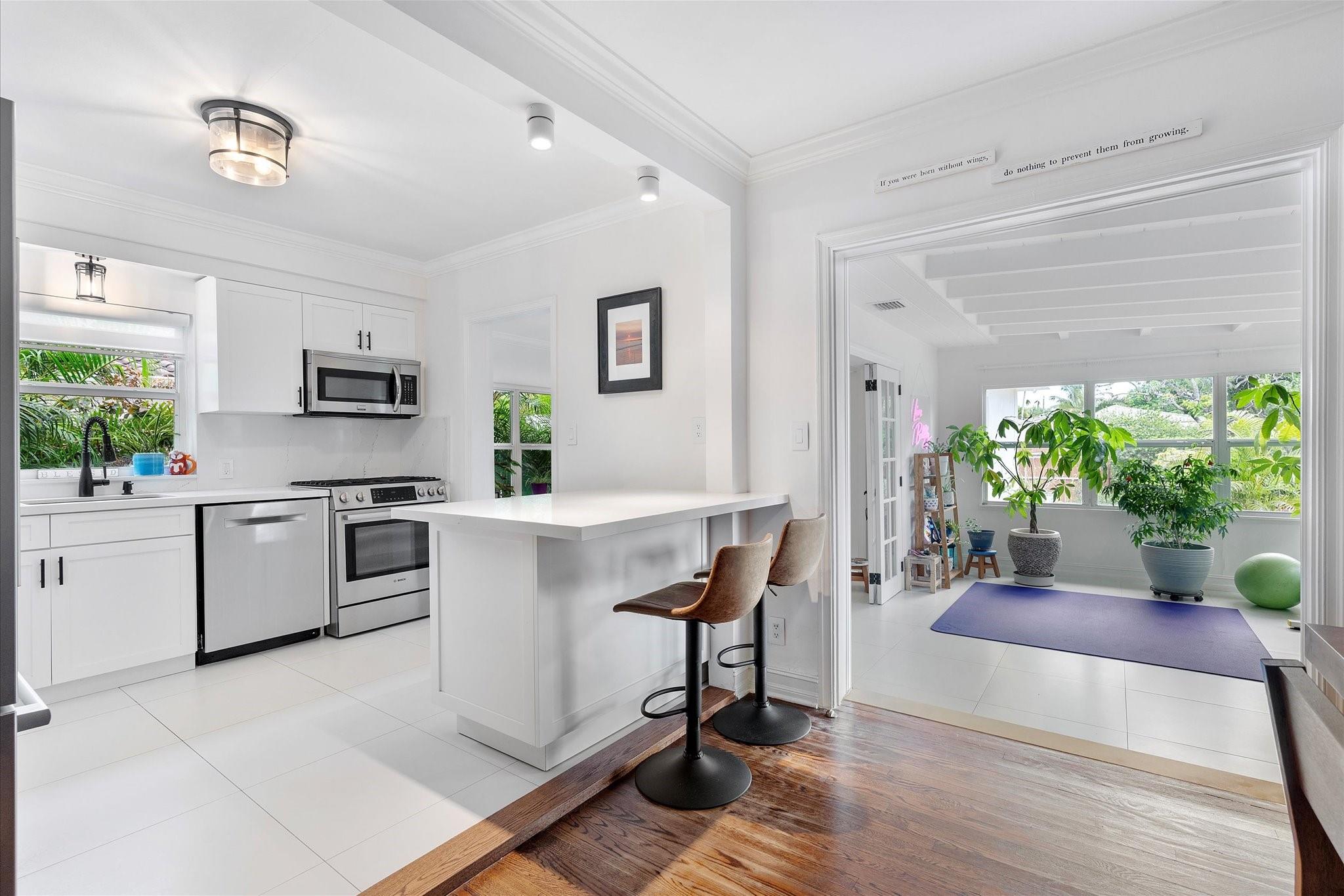 HOLLYWOOD - Residential