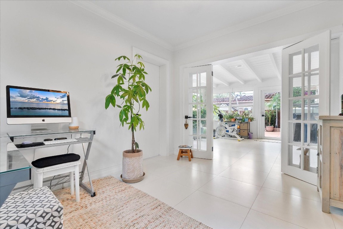 HOLLYWOOD - Residential