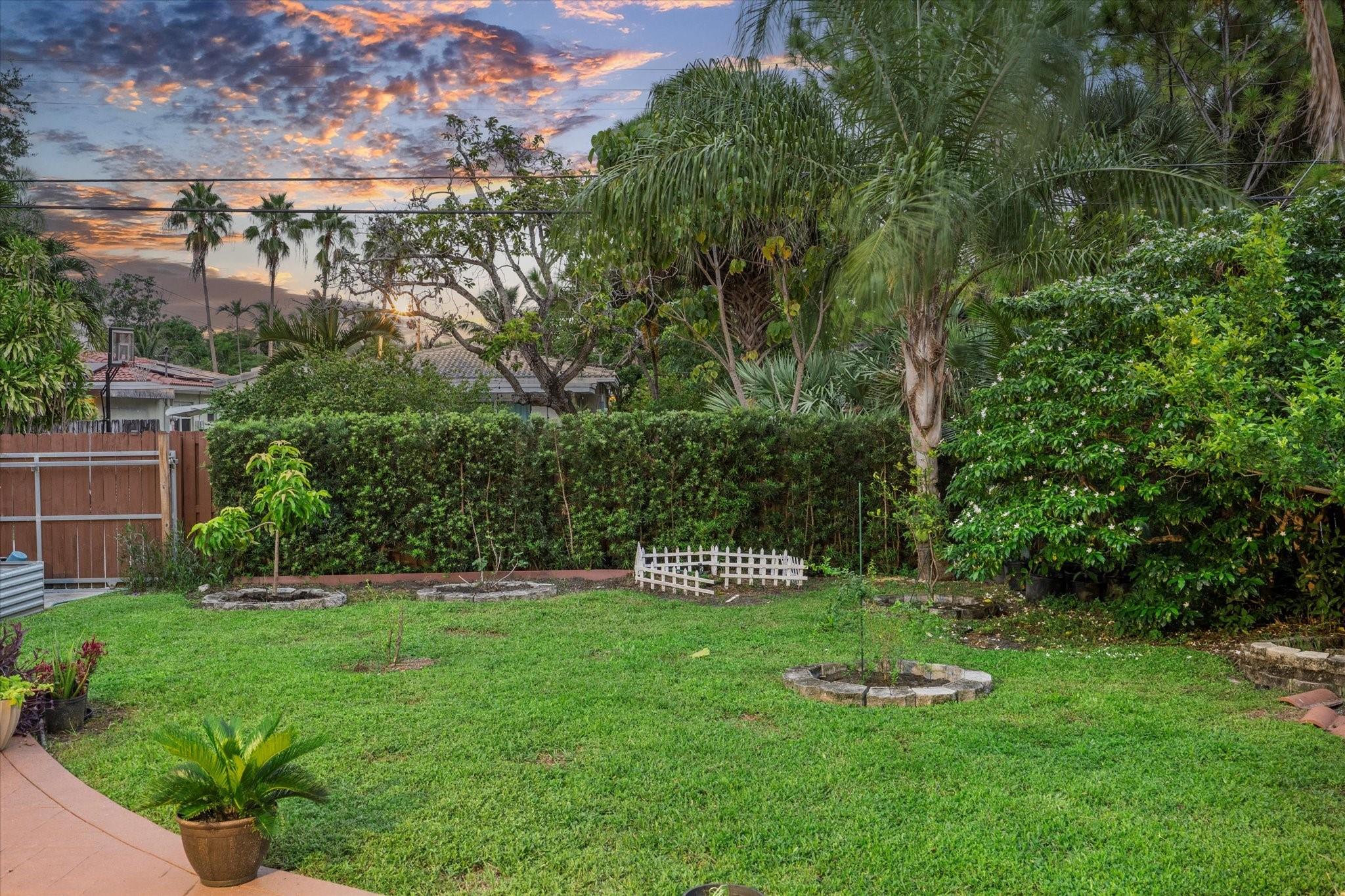 HOLLYWOOD - Residential