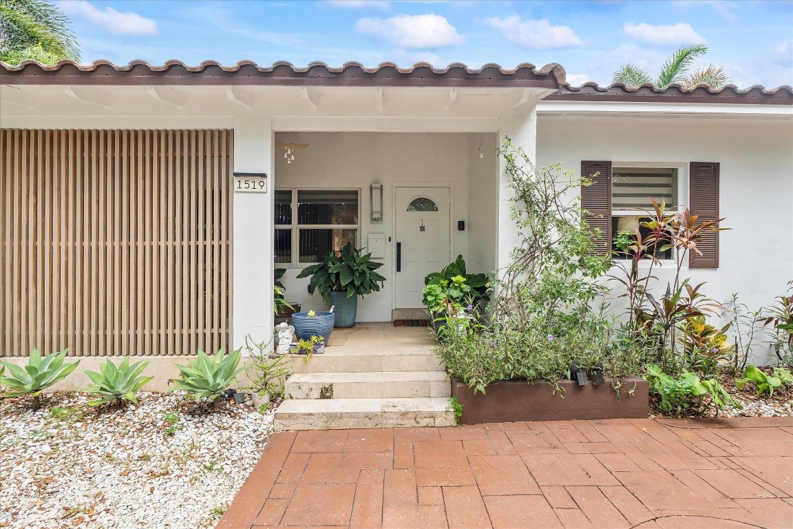 HOLLYWOOD - Residential