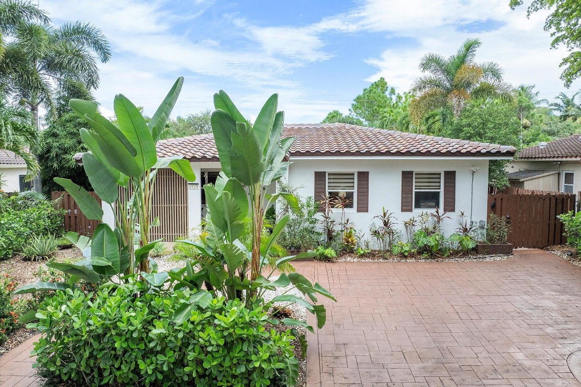 HOLLYWOOD - Residential