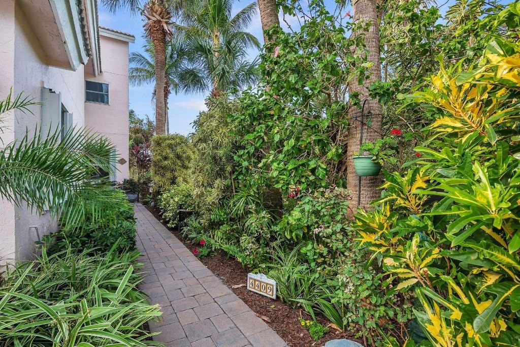 Photo of 4409 Fairway Drive N, Jupiter, FL 33477 (MLS # R11137825)