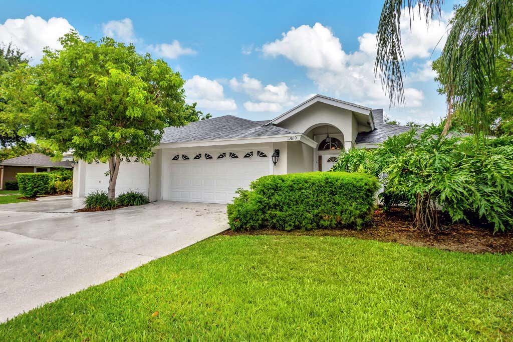 Photo of 13810 YARMOUTH Drive, Wellington, FL 33414 (MLS # B26055002)