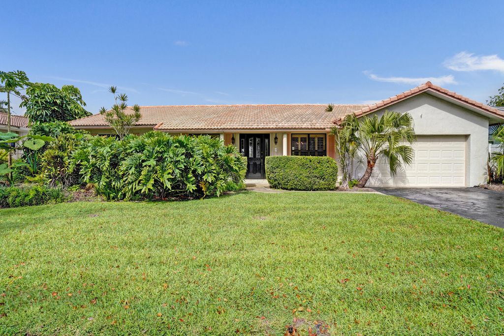 Photo of 1721 SW 69th Avenue, Plantation, FL 33317 (MLS # B26013608)