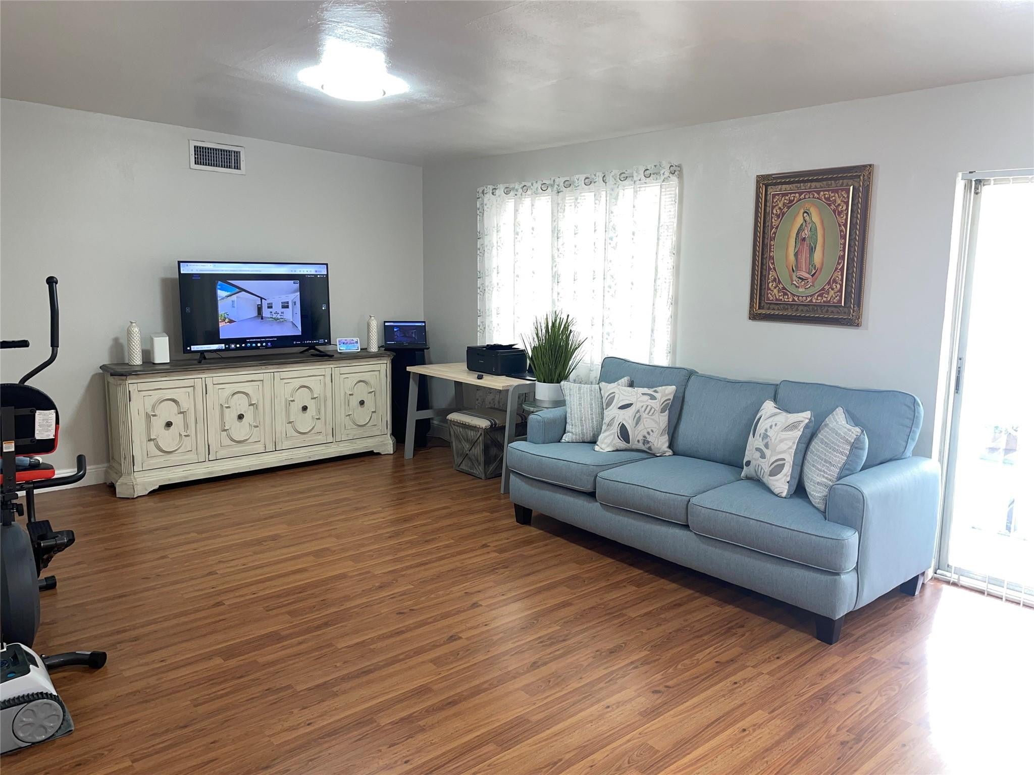 5813 NW 18TH Court