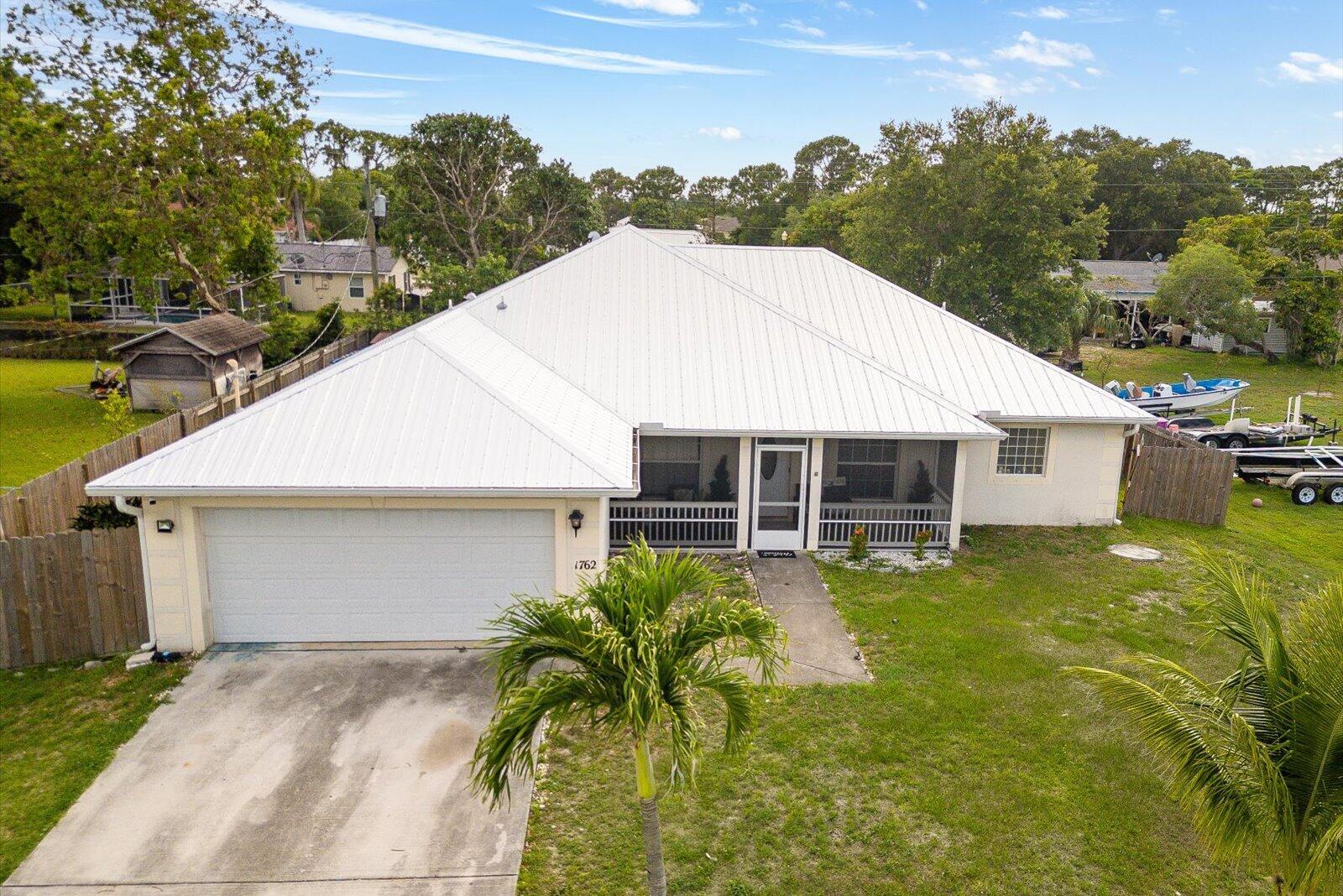1762 SE Aires Lane