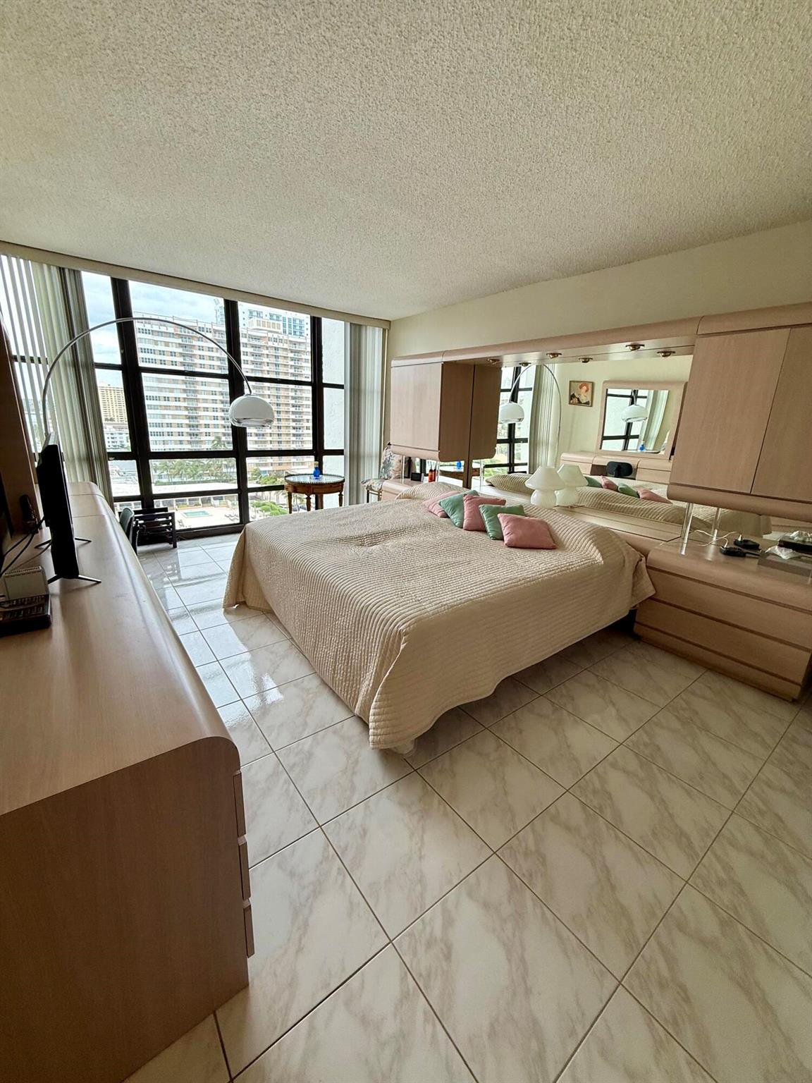 AVANT GARDE CONDO - Residential Lease