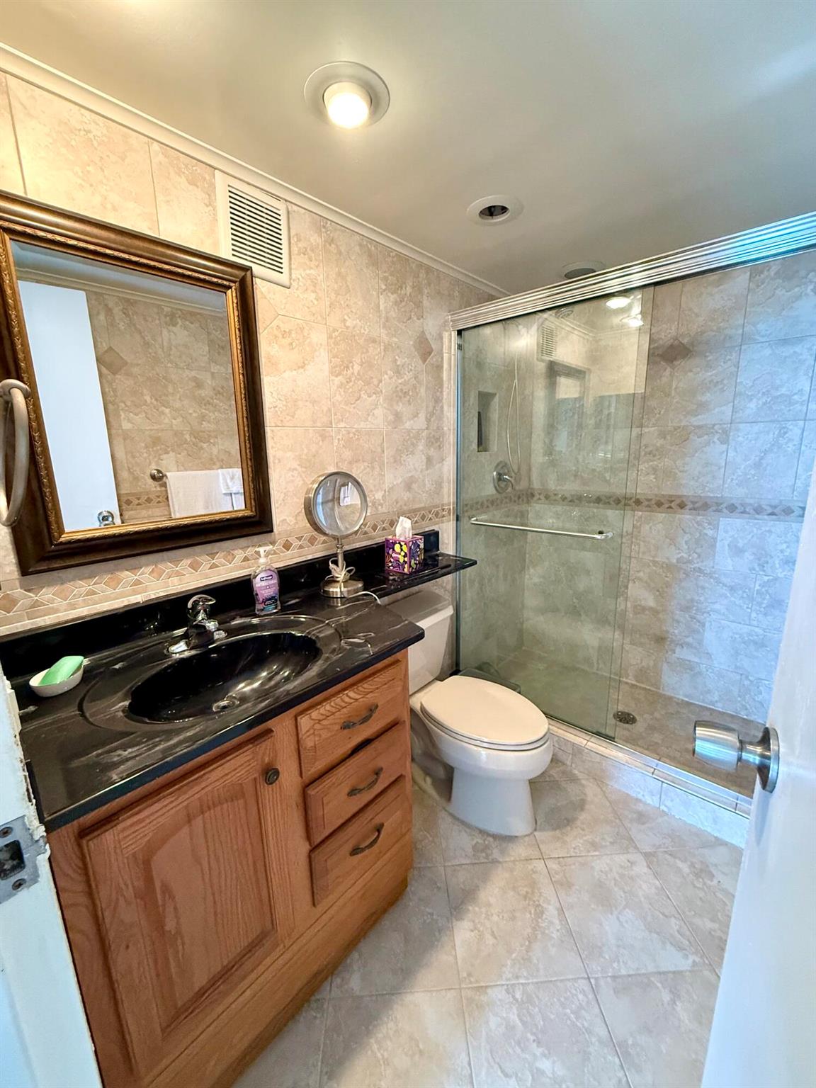 AVANT GARDE CONDO - Residential Lease