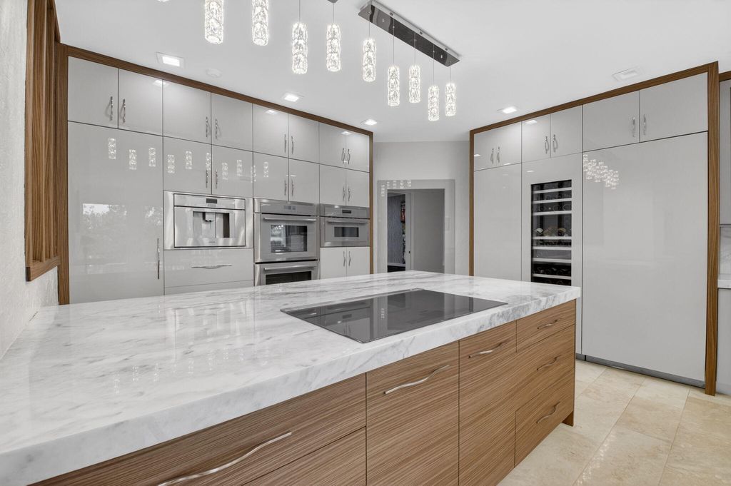 Photo of 19787 Oakbrook Circle, Boca Raton, FL 33434 (MLS # R11169188)