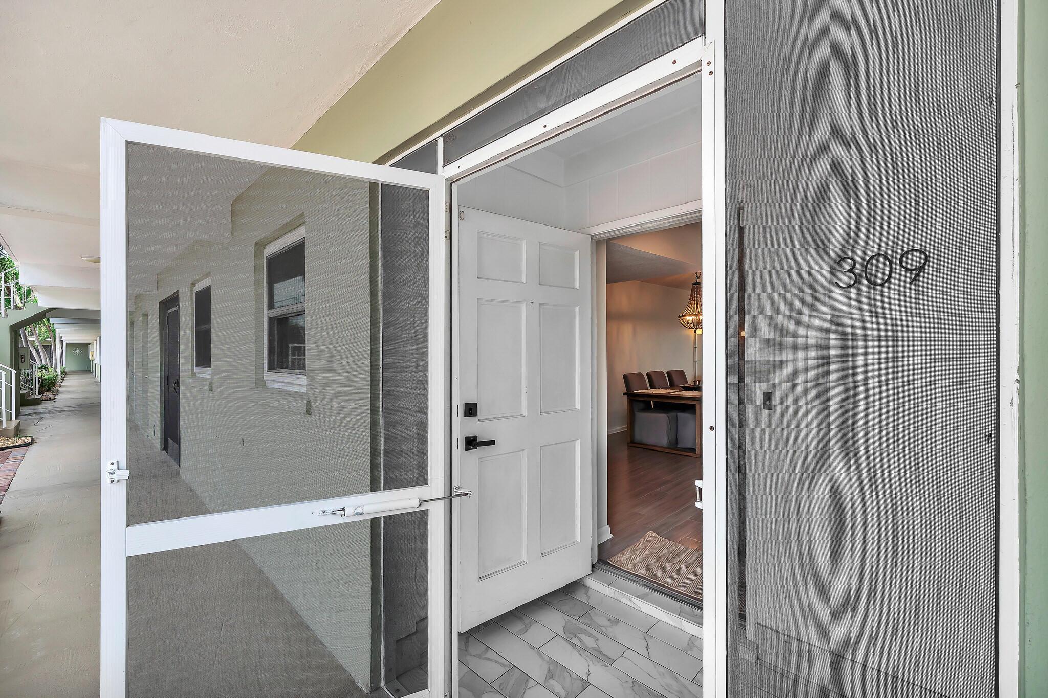 711 NE Harbour Terrace 3090