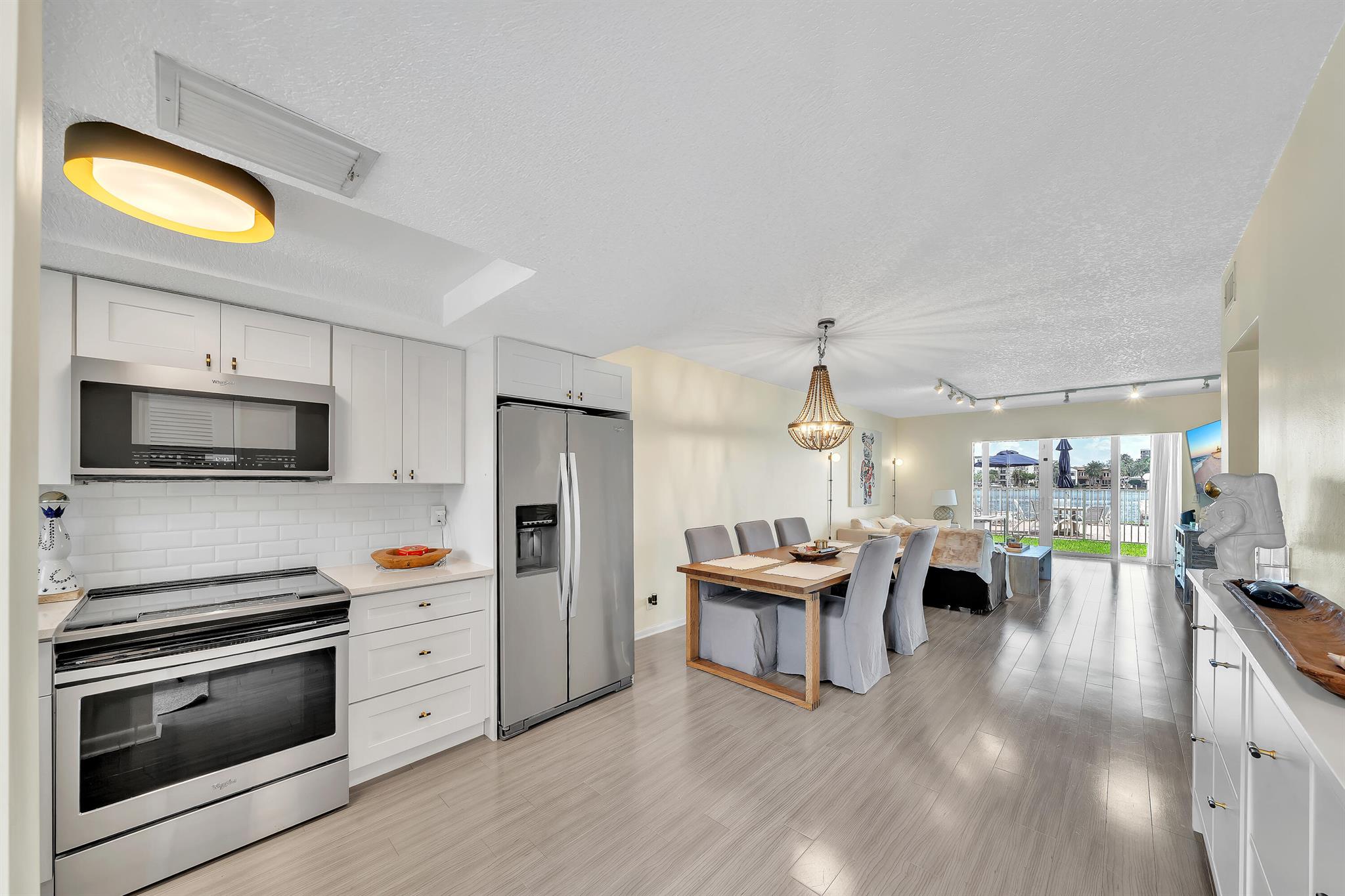 711 NE Harbour Terrace 3090