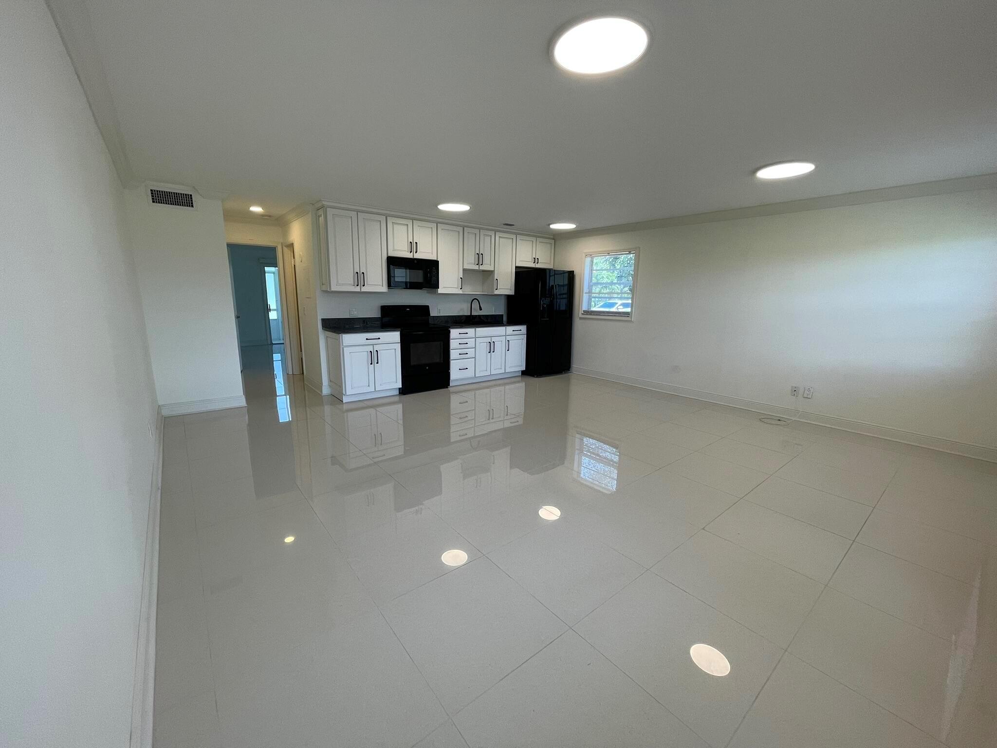 1225 NW 21st Street NW 15-1505