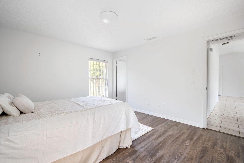 LAKEWOOD PARK UNIT 9 - Residential Lease