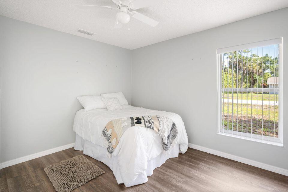 LAKEWOOD PARK UNIT 9 - Residential Lease