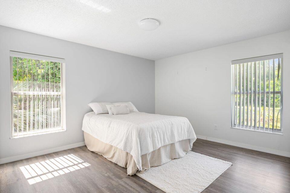 LAKEWOOD PARK UNIT 9 - Residential Lease