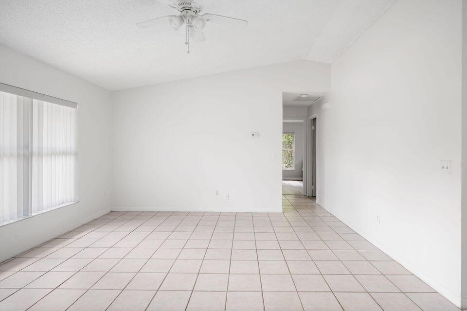 LAKEWOOD PARK UNIT 9 - Residential Lease