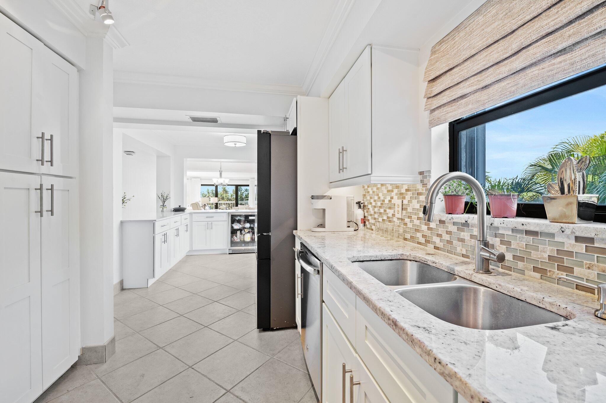 BEAUVOIS ON THE LAKE CONDO - Residential