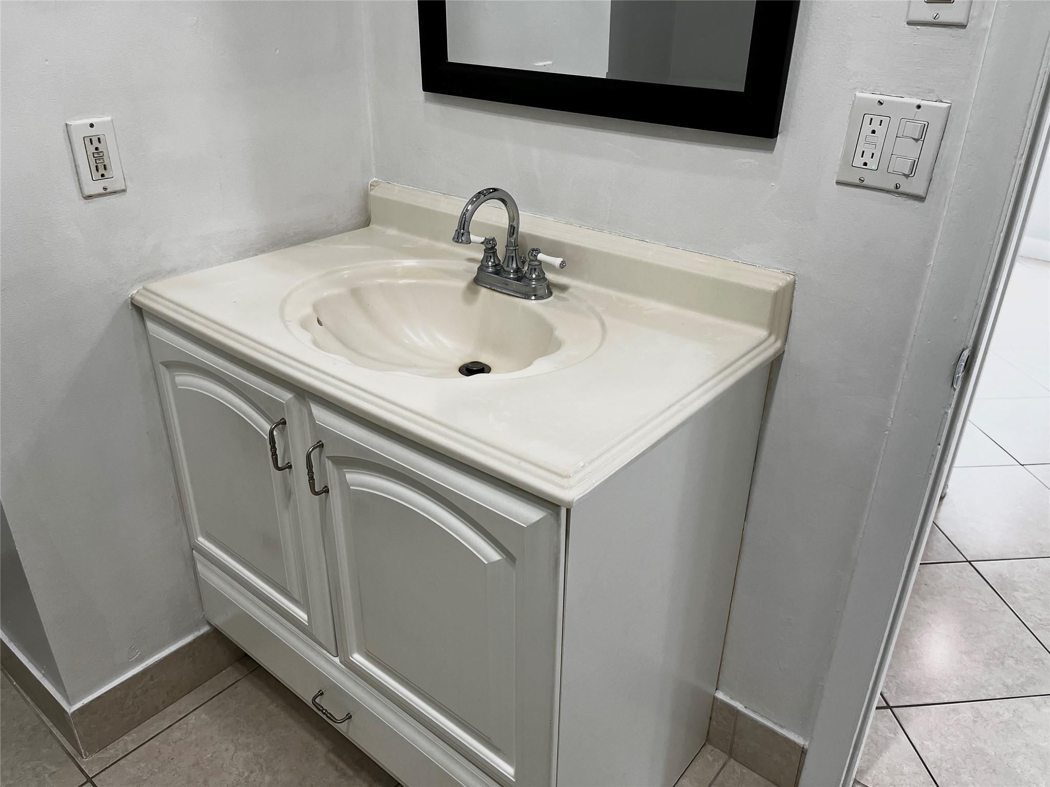 Sandpebbles Townhouse - Residential Lease