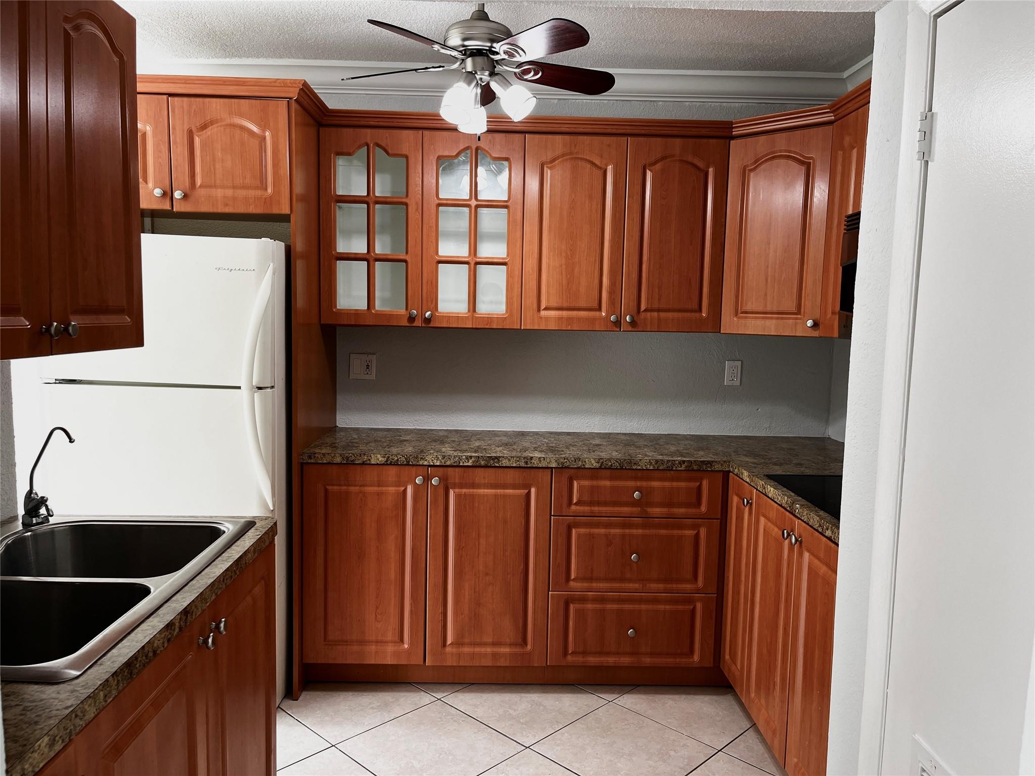 Sandpebbles Townhouse - Residential Lease