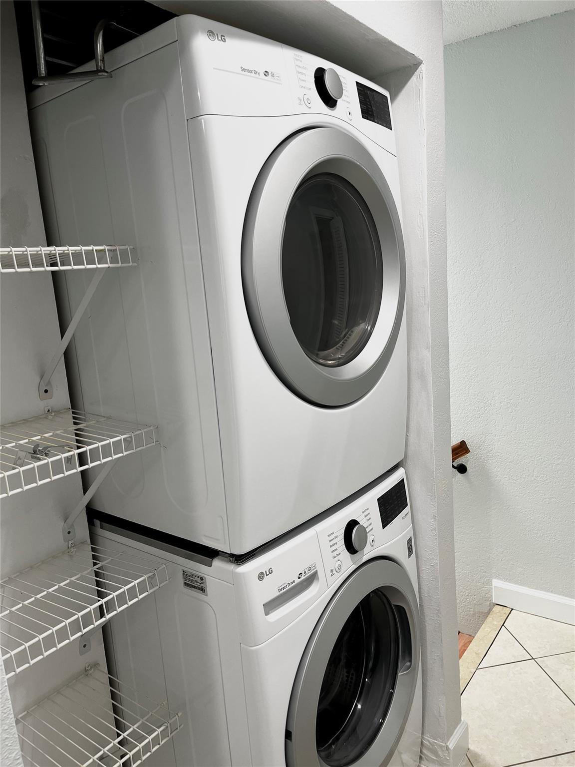 Sandpebbles Townhouse - Residential Lease