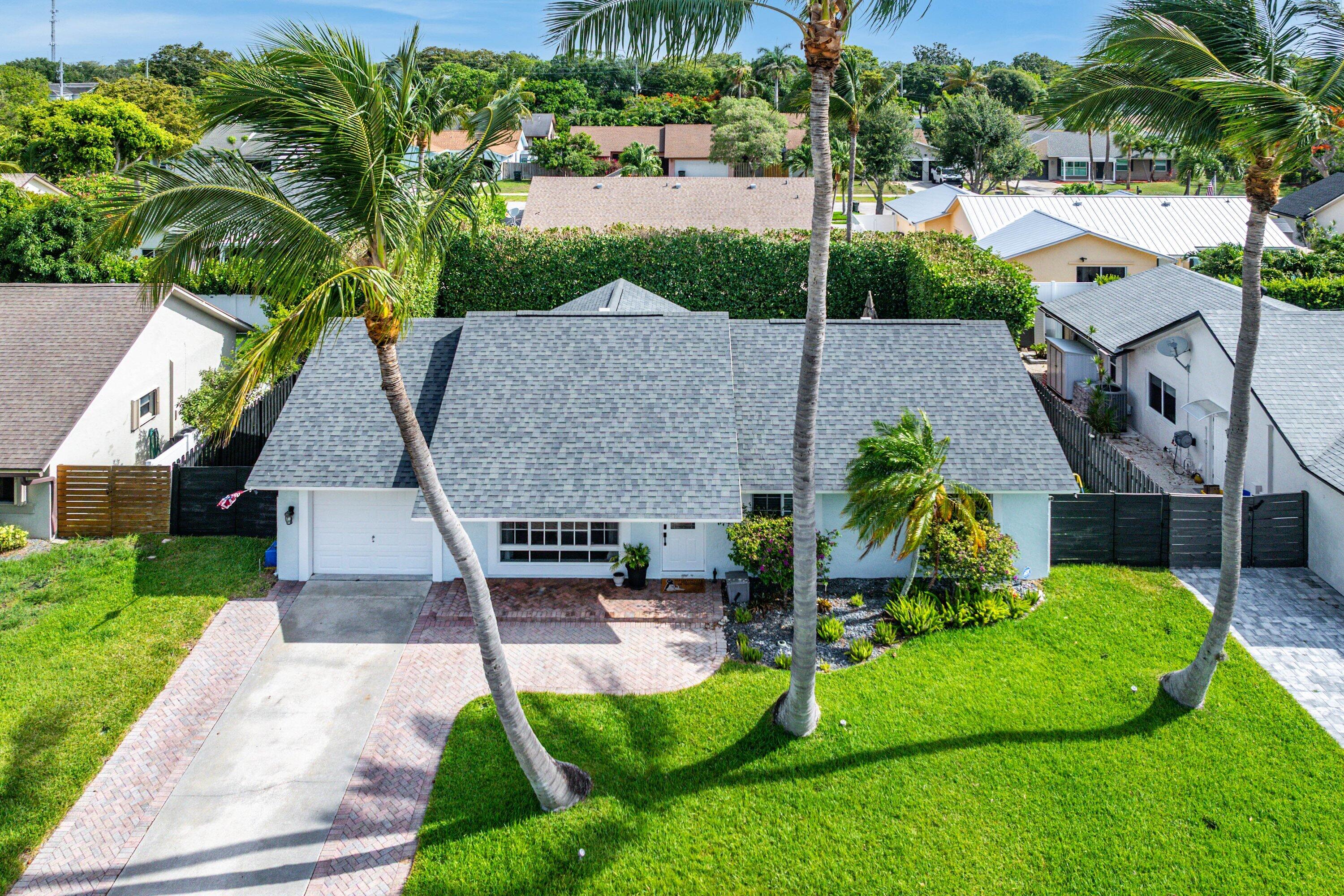 TROPIC PALMS - Residential