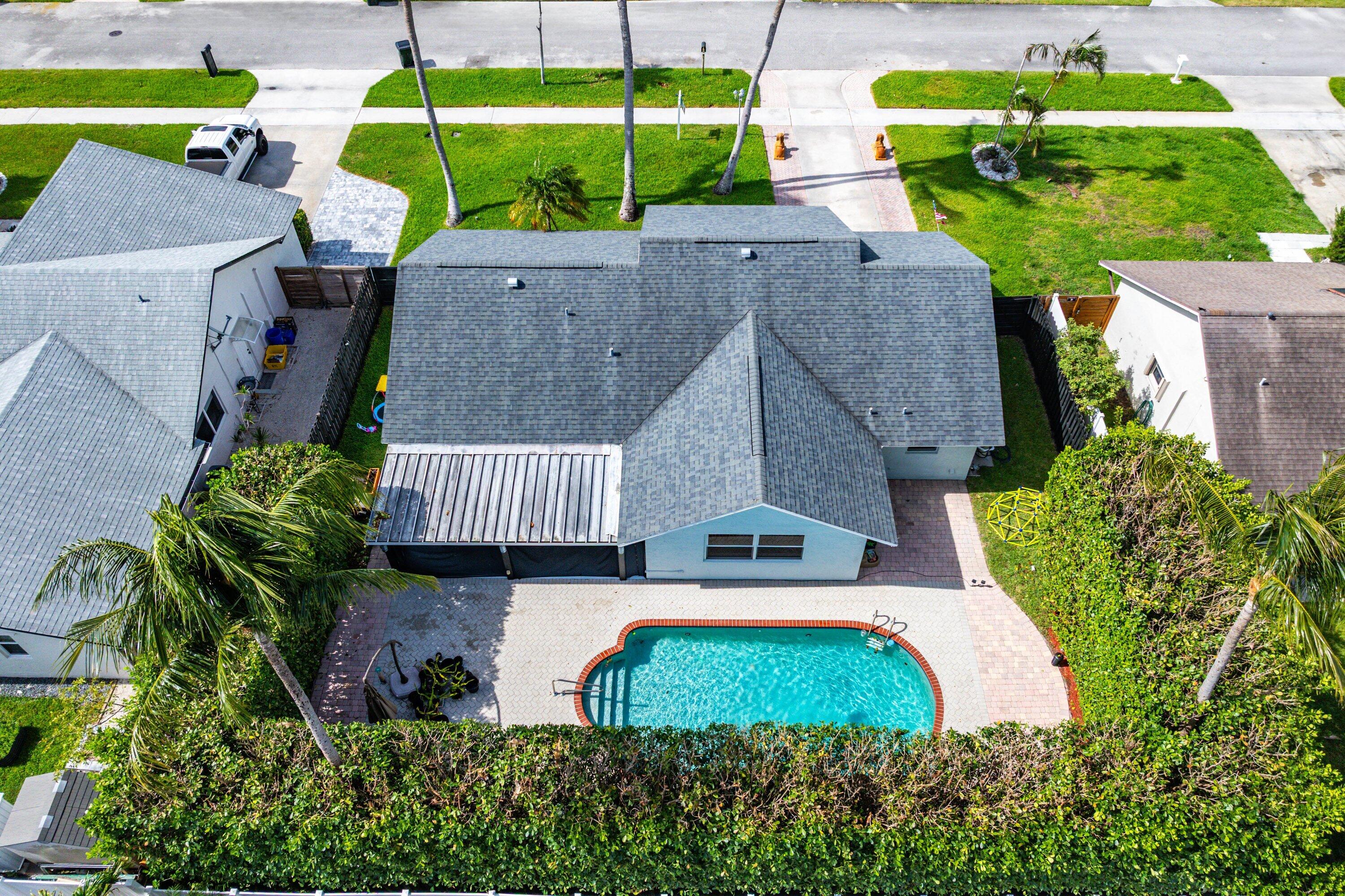 TROPIC PALMS - Residential