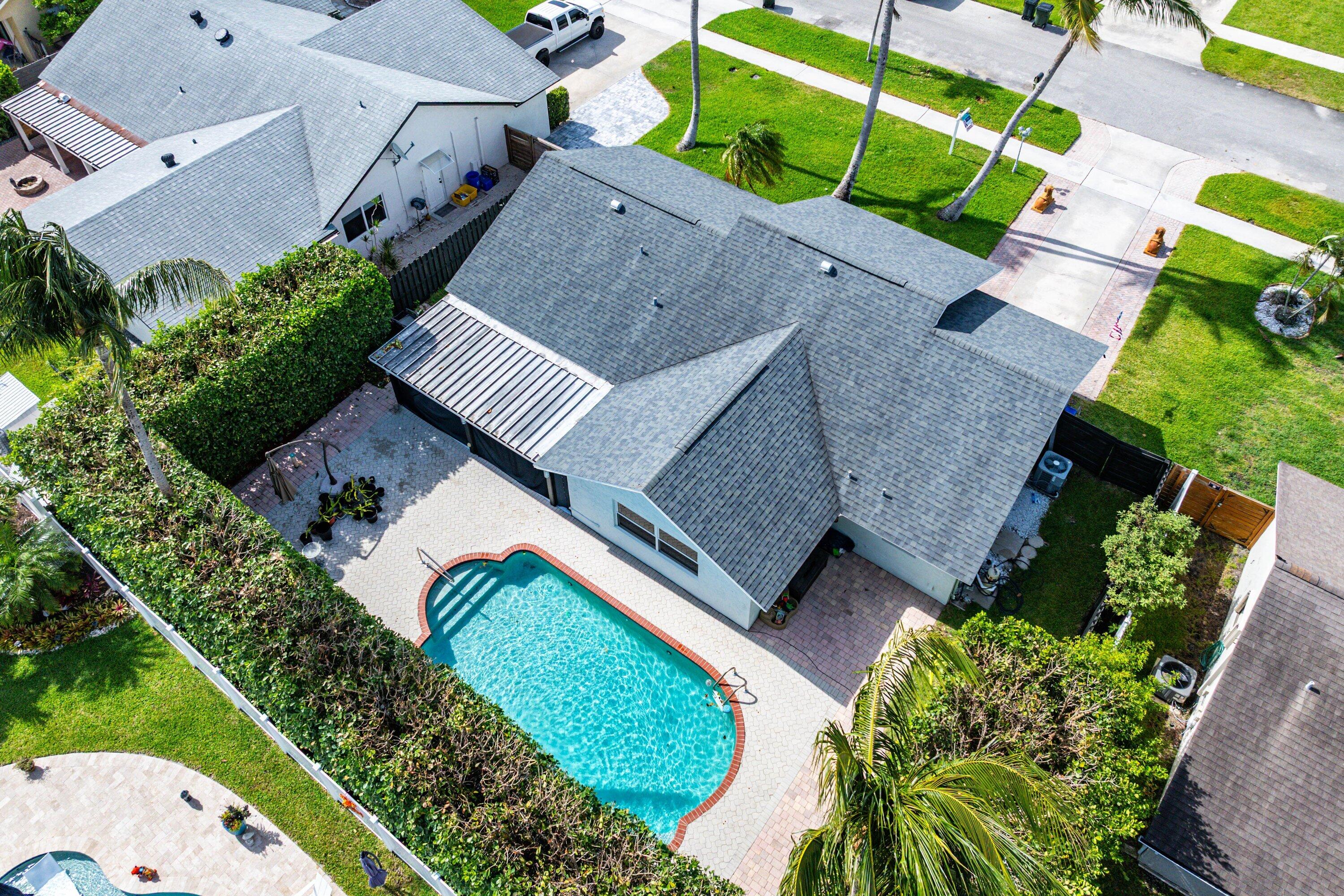 TROPIC PALMS - Residential