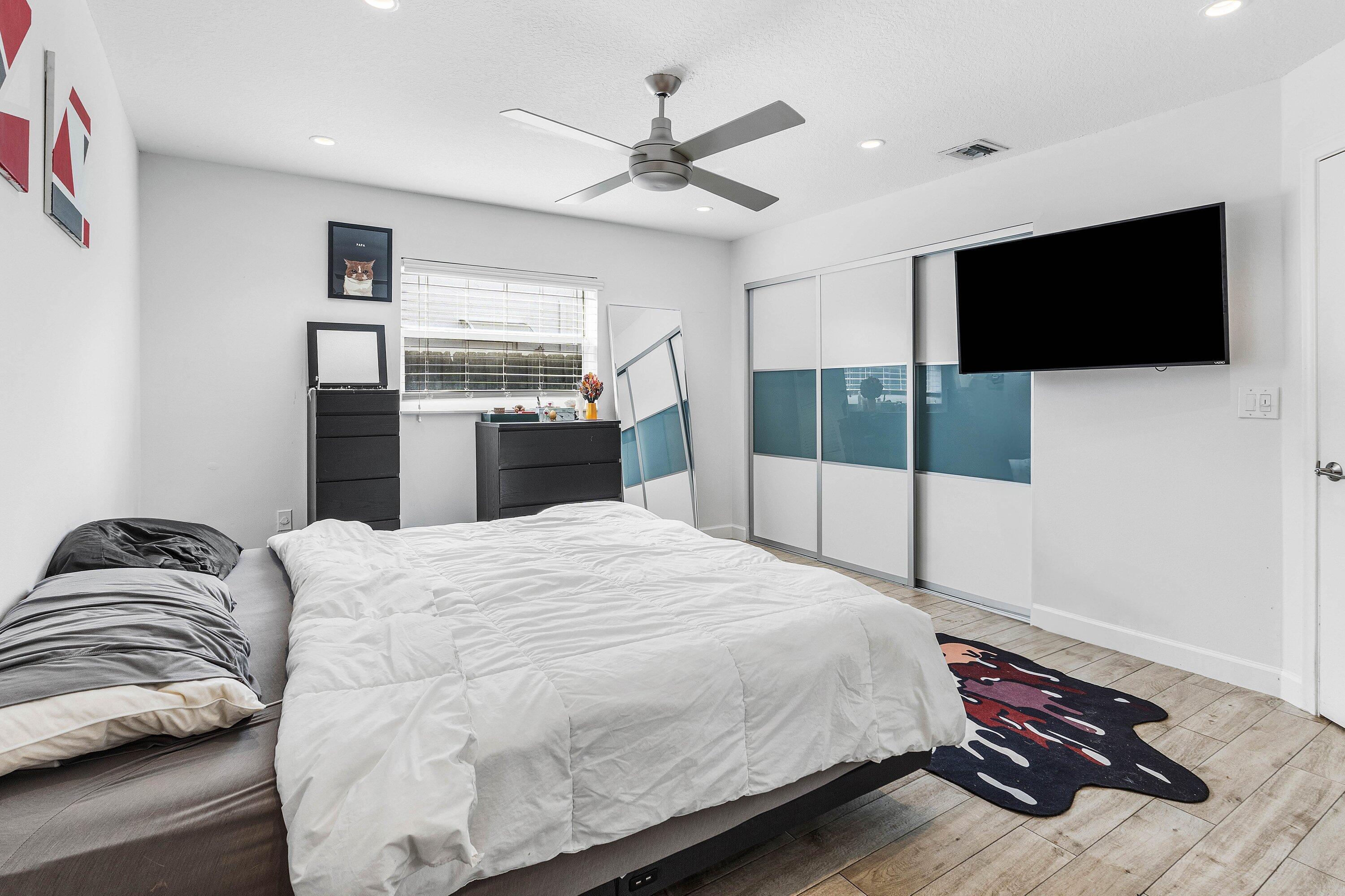 TROPIC PALMS - Residential