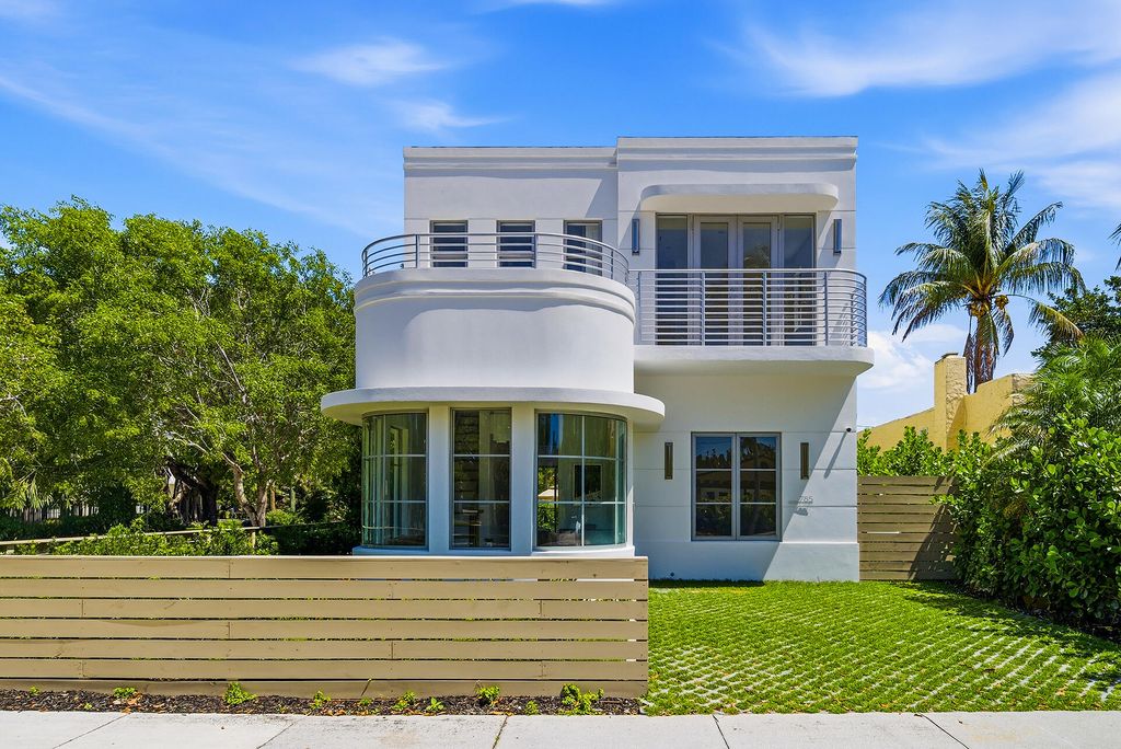 Photo of 785 Park Place, West Palm Beach, FL 33401 (MLS # B26025980)