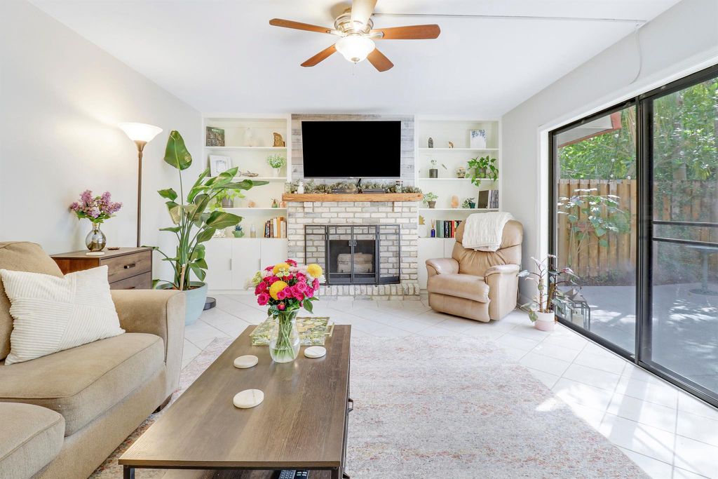 Photo of 3201 Meridian Way S #Unit D, Palm Beach Gardens, FL 33410 (MLS # R10998910)