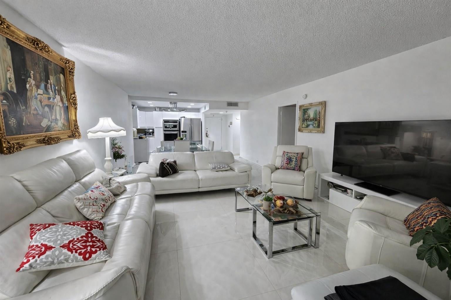 2500 Parkview Drive 403