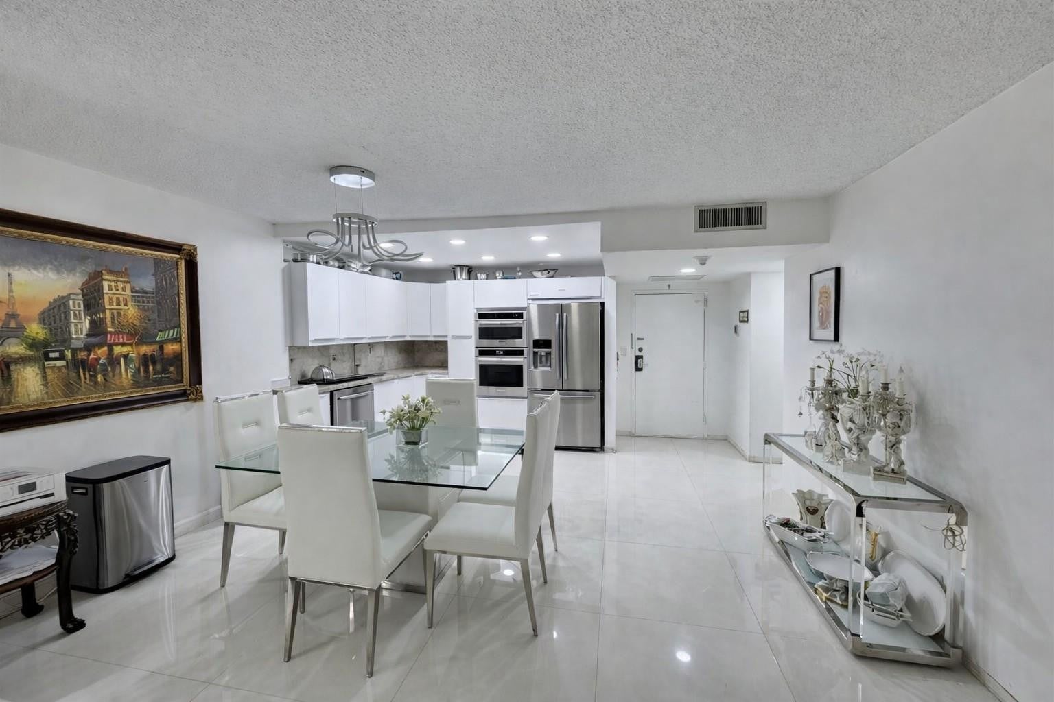 2500 Parkview Drive 403
