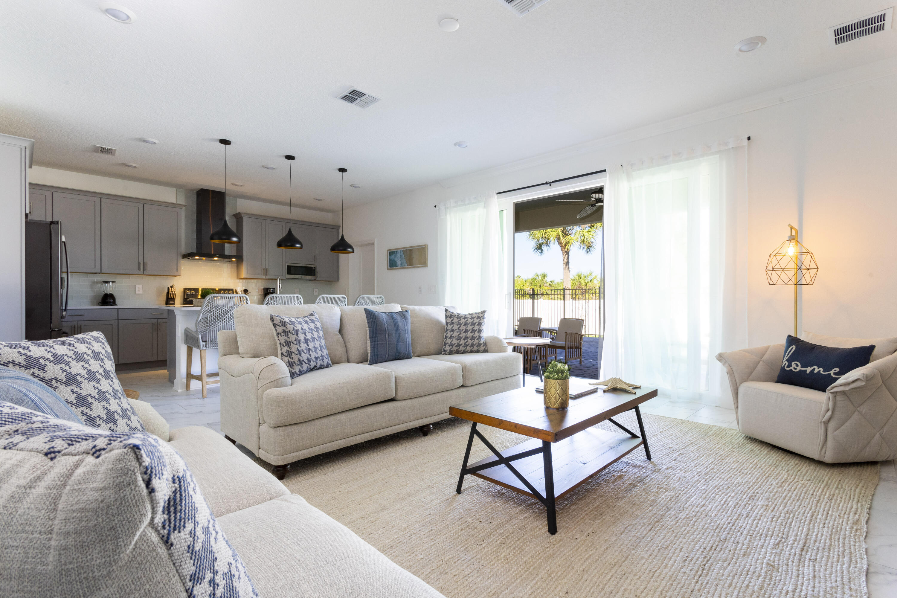 HARBOR ISLAND BEACH CLUB - Residential