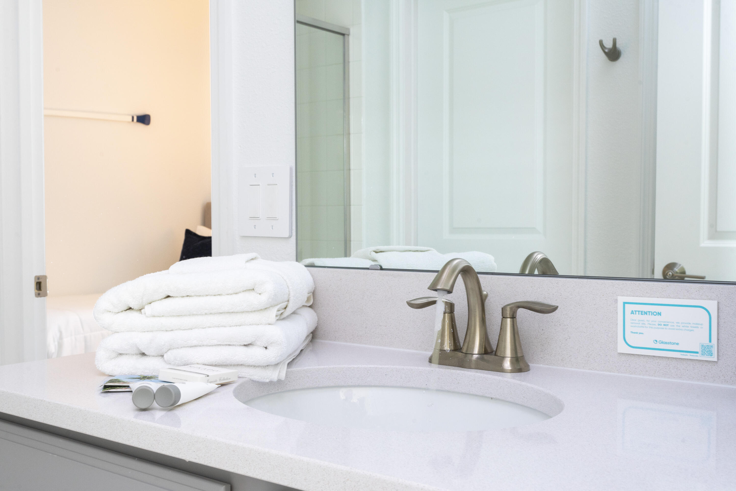 HARBOR ISLAND BEACH CLUB - Residential