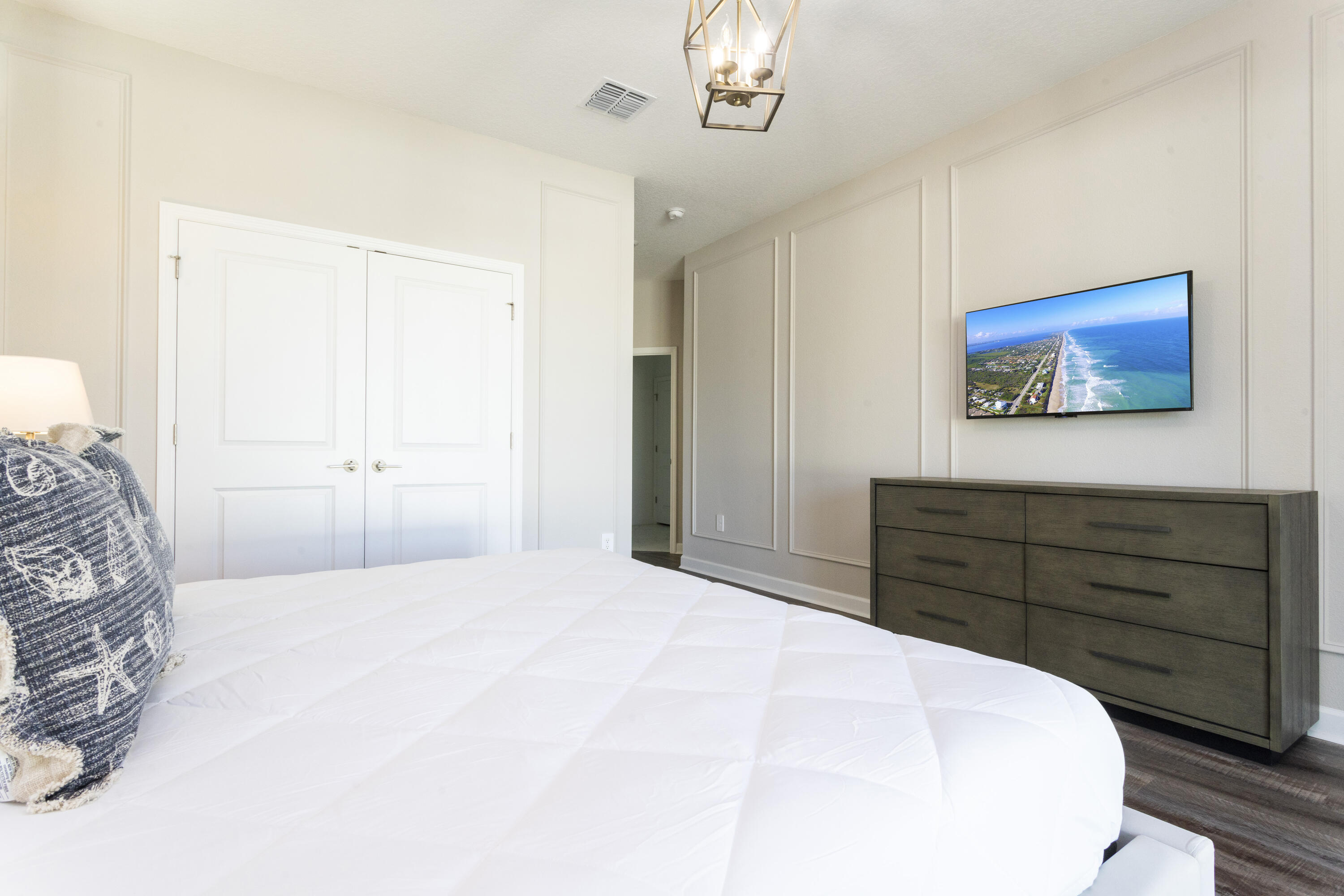 HARBOR ISLAND BEACH CLUB - Residential