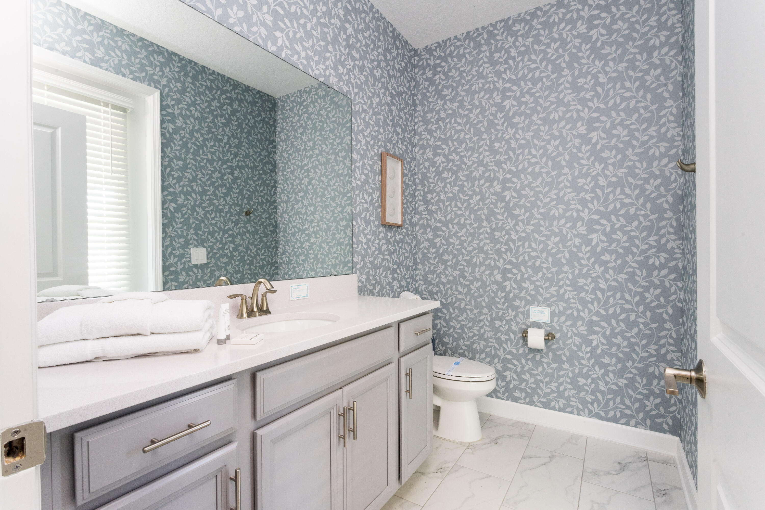 HARBOR ISLAND BEACH CLUB - Residential